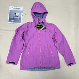 Arcteryx Beta Series Beta LT Hooded Hardshell Jacket, Size M